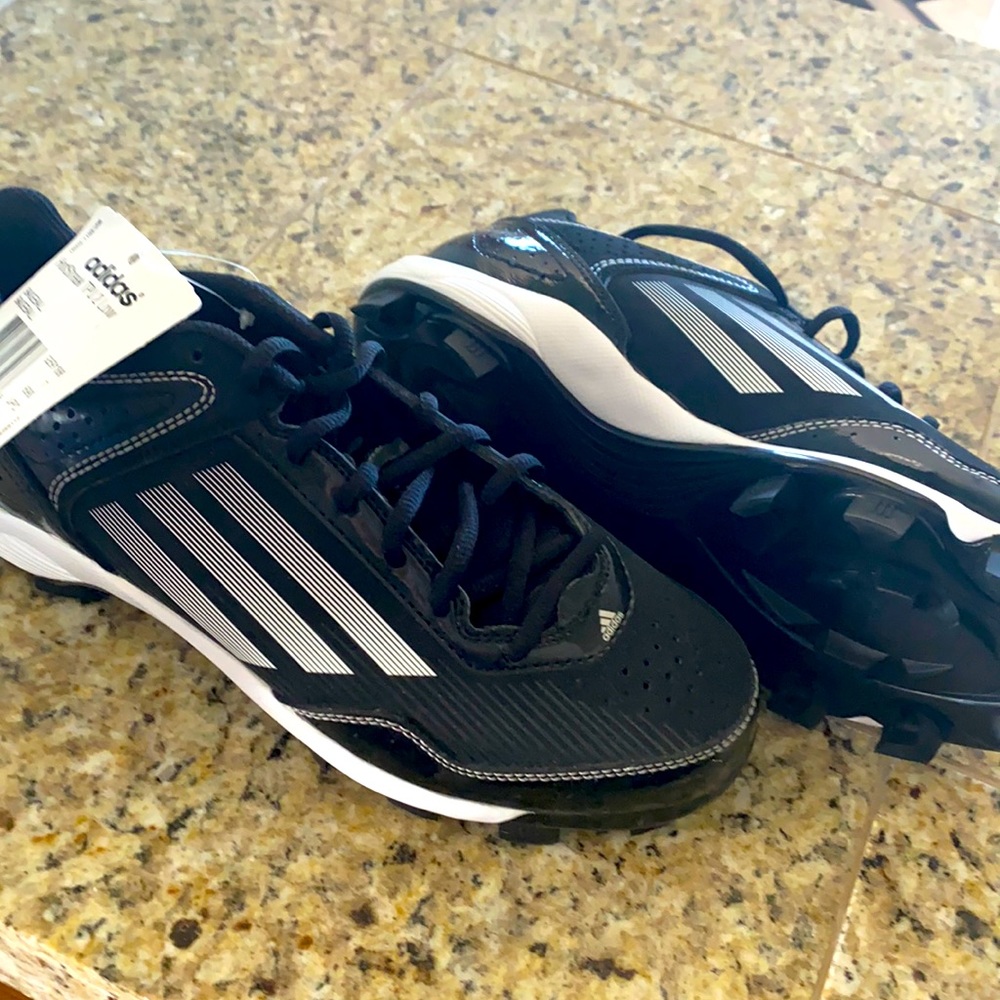 Baseball cleats
